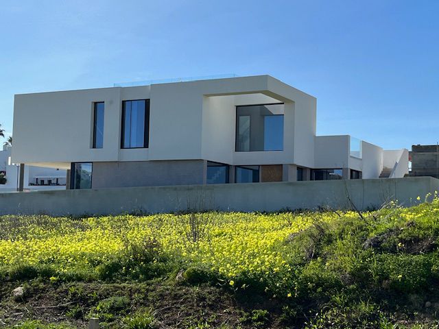 Side elevation of the Porto de Mós villa during ongoing works